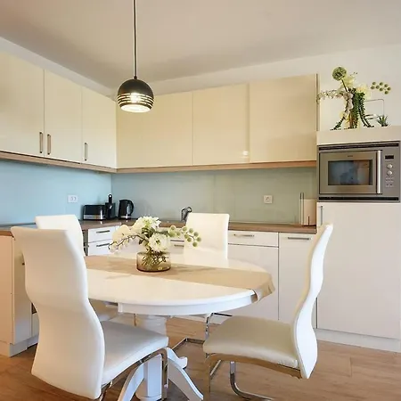 Apartment Beach * Μεντουλίν